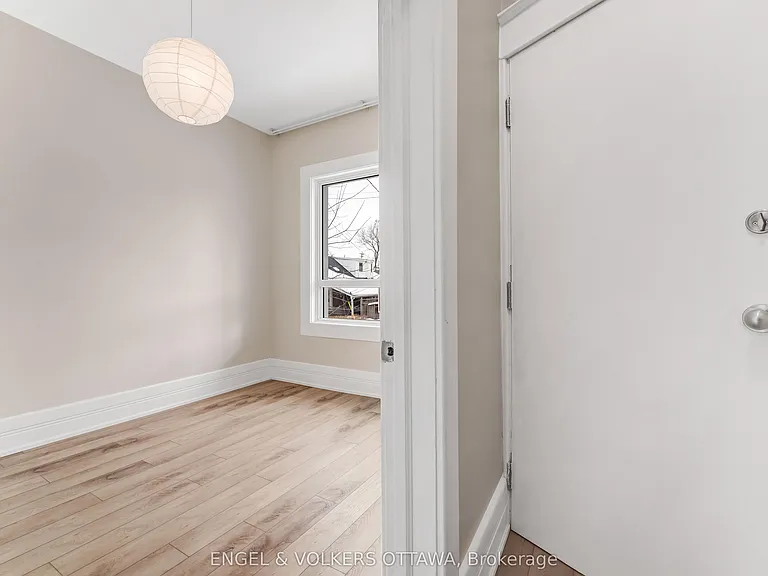170 Ivy Cres #2 — Photo 3