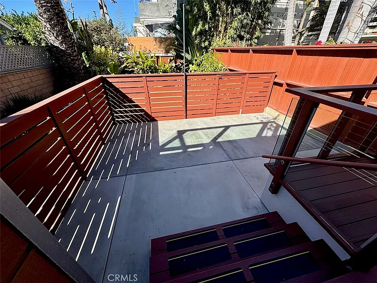 270 Pearl St #LOWER — Photo 13