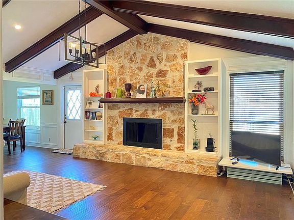 5th image of 10804 School House Ln