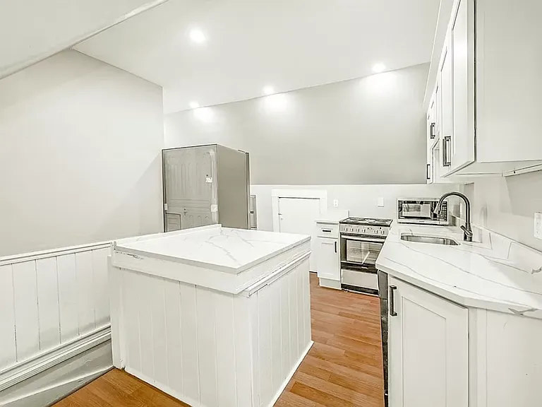 34 William St #2C — Photo 7