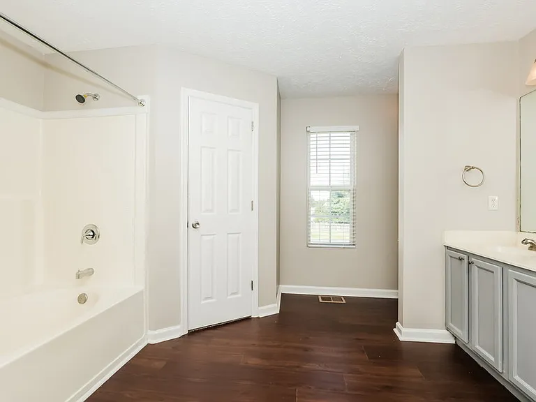 2305 Leighton Way — Photo 11