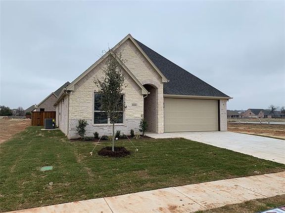 2nd image of 1333 Highland Park Cir