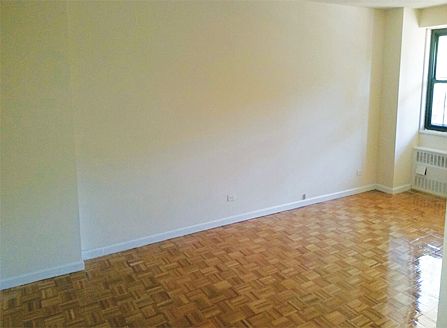 3rd image of 2010 Bruckner Blvd APT 3M
