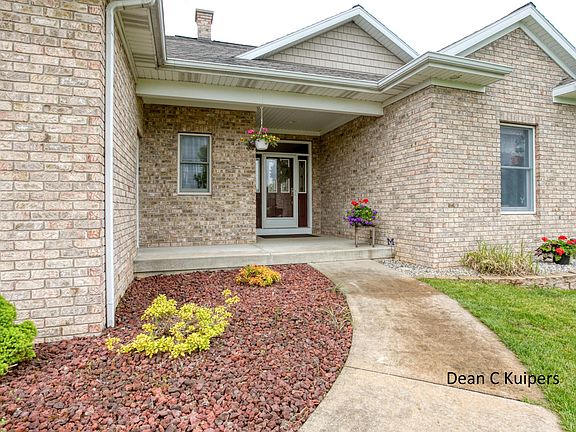 5th image of 3248 Lone Oak Dr