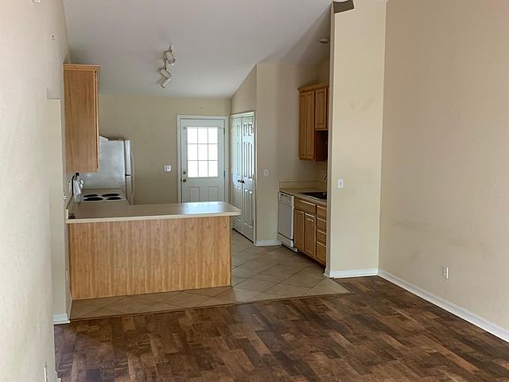 3rd image of 32 Rosecroft Ln #A