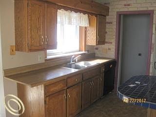 3rd image of 31525 Marquette St