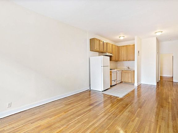 3rd image of 534 E 88th St #2