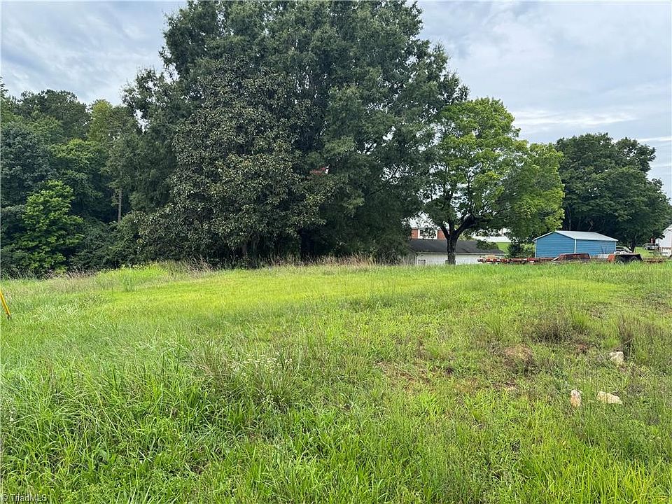2nd image of 5140 Shallowford Rd Lot 3