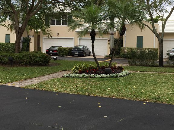 Home For Sale In Bermuda Village