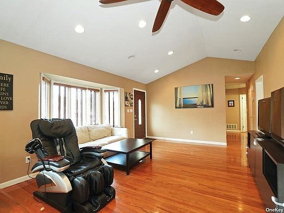 4th image of 31 Florida St