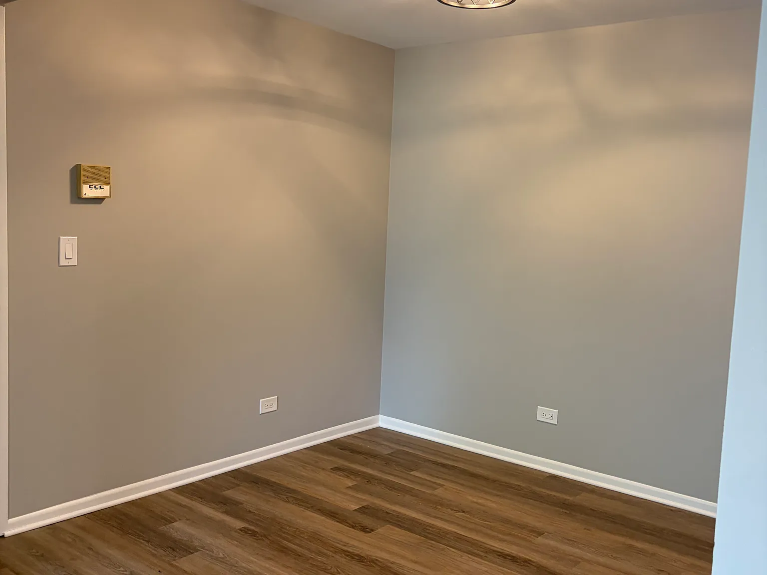 2 bed, 840 sqft, $2,200 — Photo 3