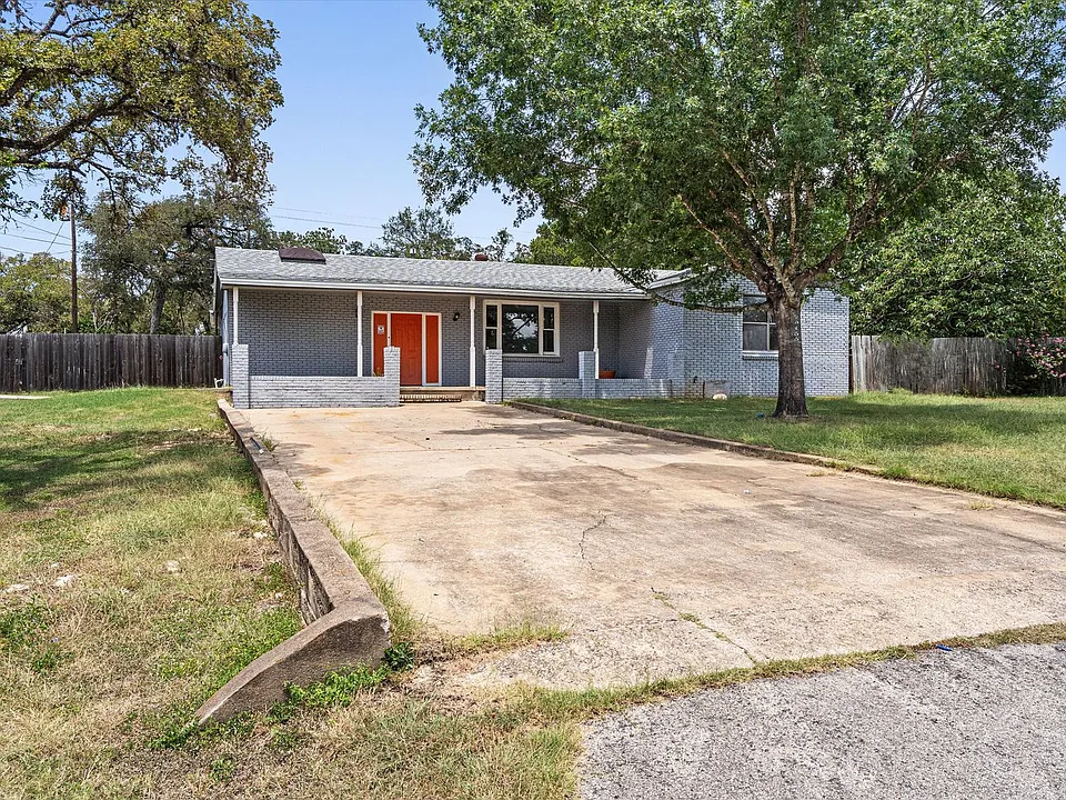 2106 Allred Dr