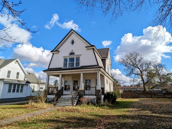 11 S Center St, Hartford, MI 49057