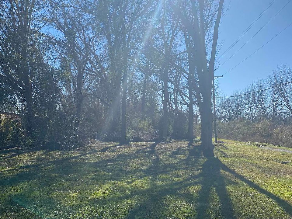 2nd image of 100 Martinez Dr