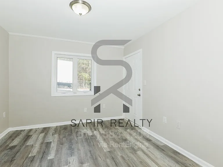 166 Anderson Ave NW #B13 — Photo 2