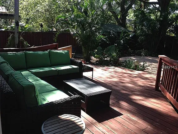 909 E Shadowlawn Ave — Photo 15