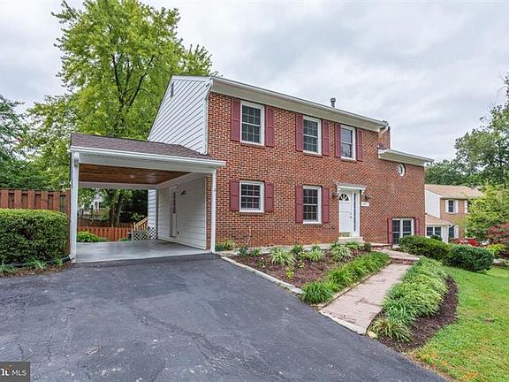 2nd image of 801 Shahraam Ct SE