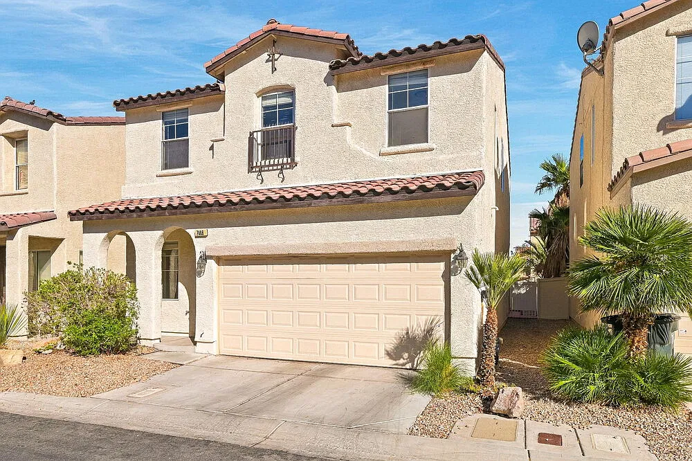 3 bed, 2.5 bath, 1746 sqft, $2,240 — Photo 4
