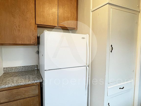 5th image of 515 1/2 Kaweah St