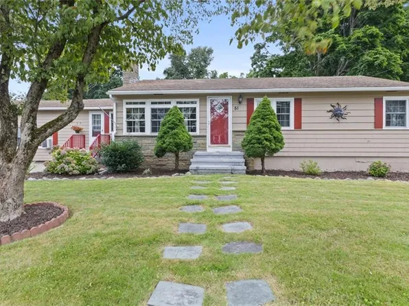 51 Mellon Rd, Warwick, RI 02889