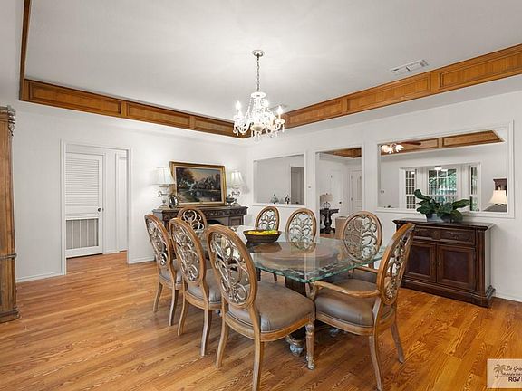 4th image of 1627 Clark St