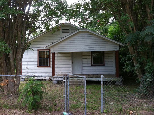 1st image of 605 Hosea Dolphus Sr Ave