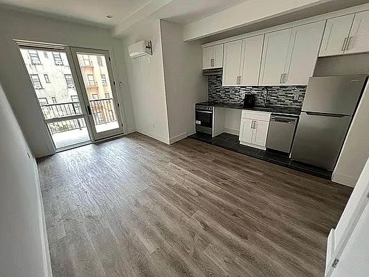 2nd image of 440 E 115th St #3B