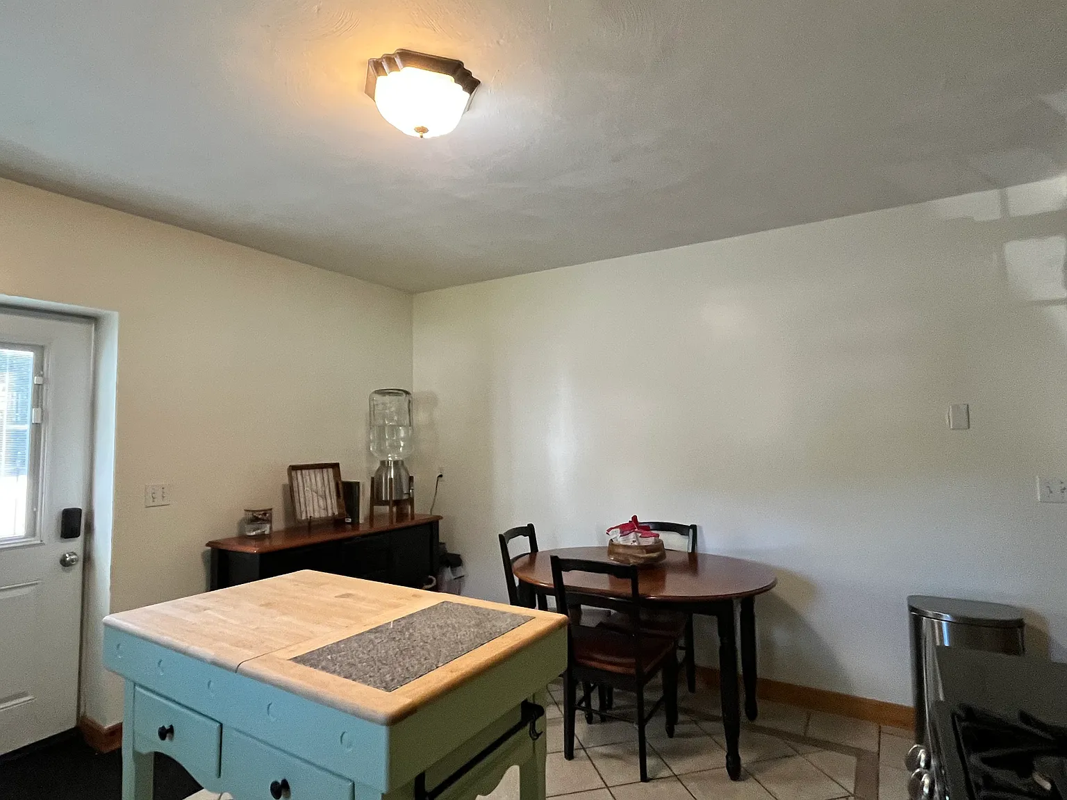 3 bed, 1126 sqft, $2,600 — Photo 4