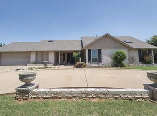 1010 Gary Pl, Marlow, OK 73055