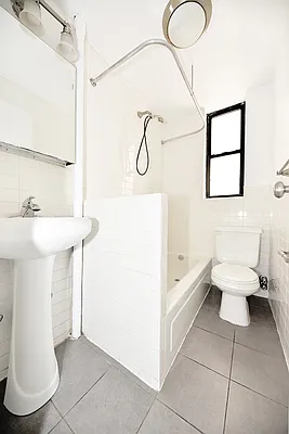 Rented by Buchbinder & Warren | media 17
