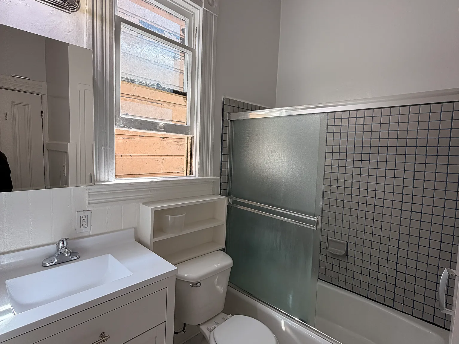 2 bed, $5,895 — Photo 4