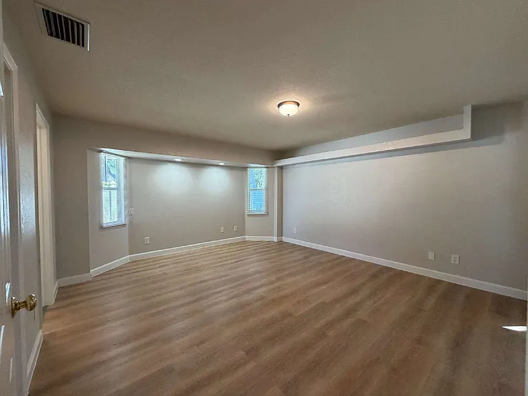 4847 Luther Ave — Photo 17
