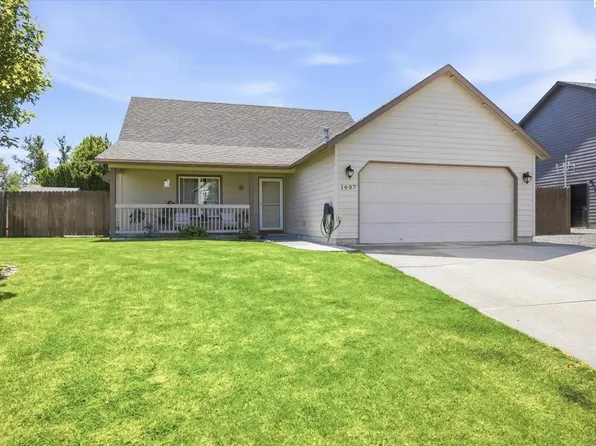 1607 W 33rd Ave, Kennewick, WA 99337