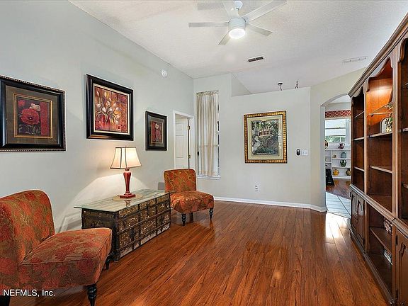 4th image of 1121 Kalmia Ct
