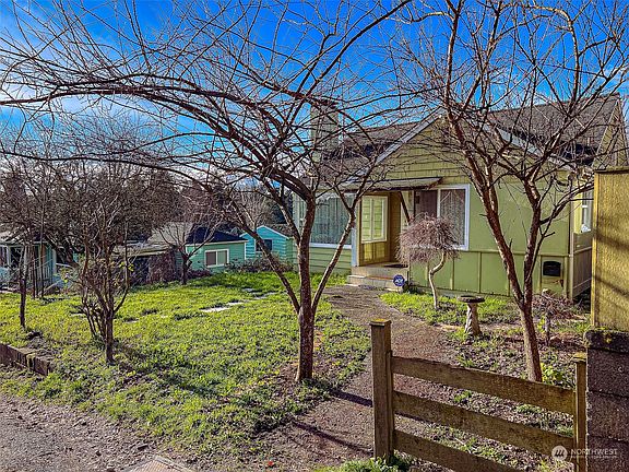 2nd image of 1543 N Cambrian Avenue