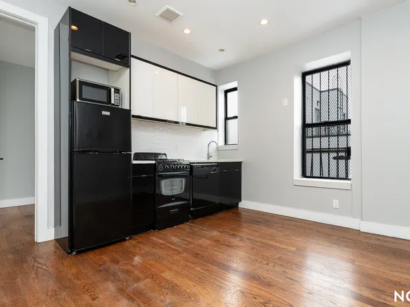 663 Hancock St APT 19, Brooklyn, NY 11233