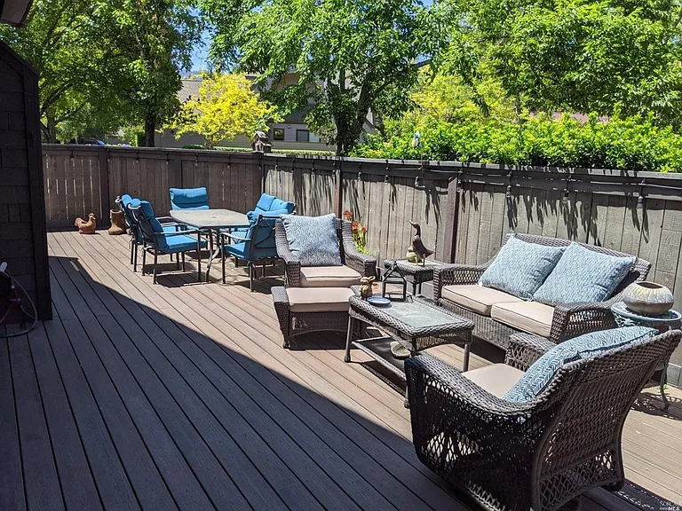 1382 Saint James Ct — Photo 1