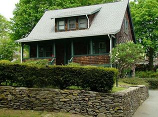 12 Green End Ave, Middletown, RI 02842