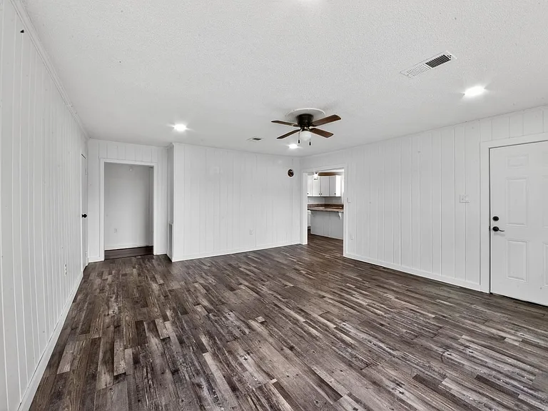 10208 Highway 13 S — Photo 11