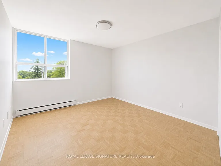 525 Eglinton Ave E #804 — Photo 12