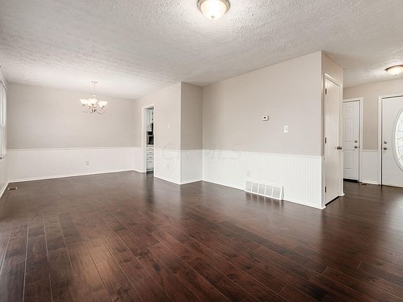 3rd image of 1264 Maple Park Dr
