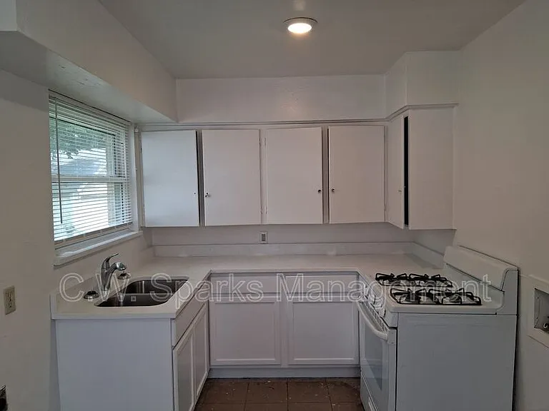 3021 Avon St — Photo 24