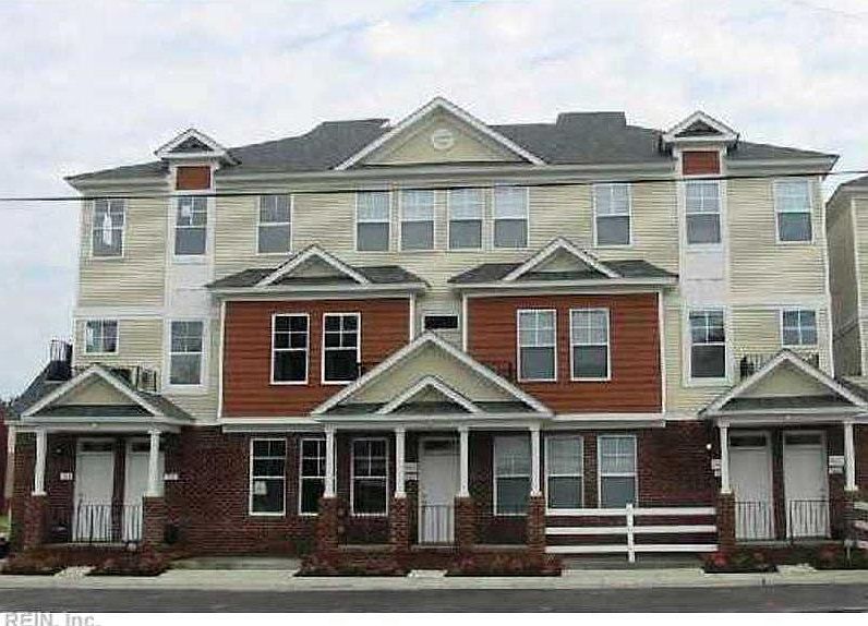 1st image of 806 W Washington St Unit 303