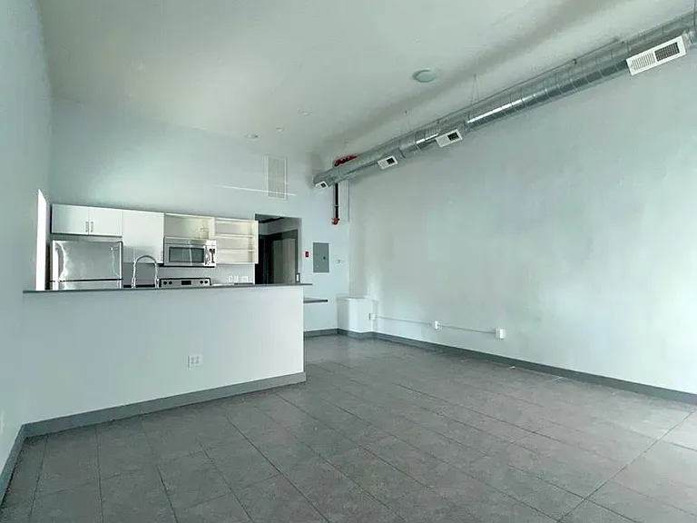 414 Crown St — Photo 6
