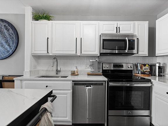 5th image of 5415 N Sheridan Rd APT 5409