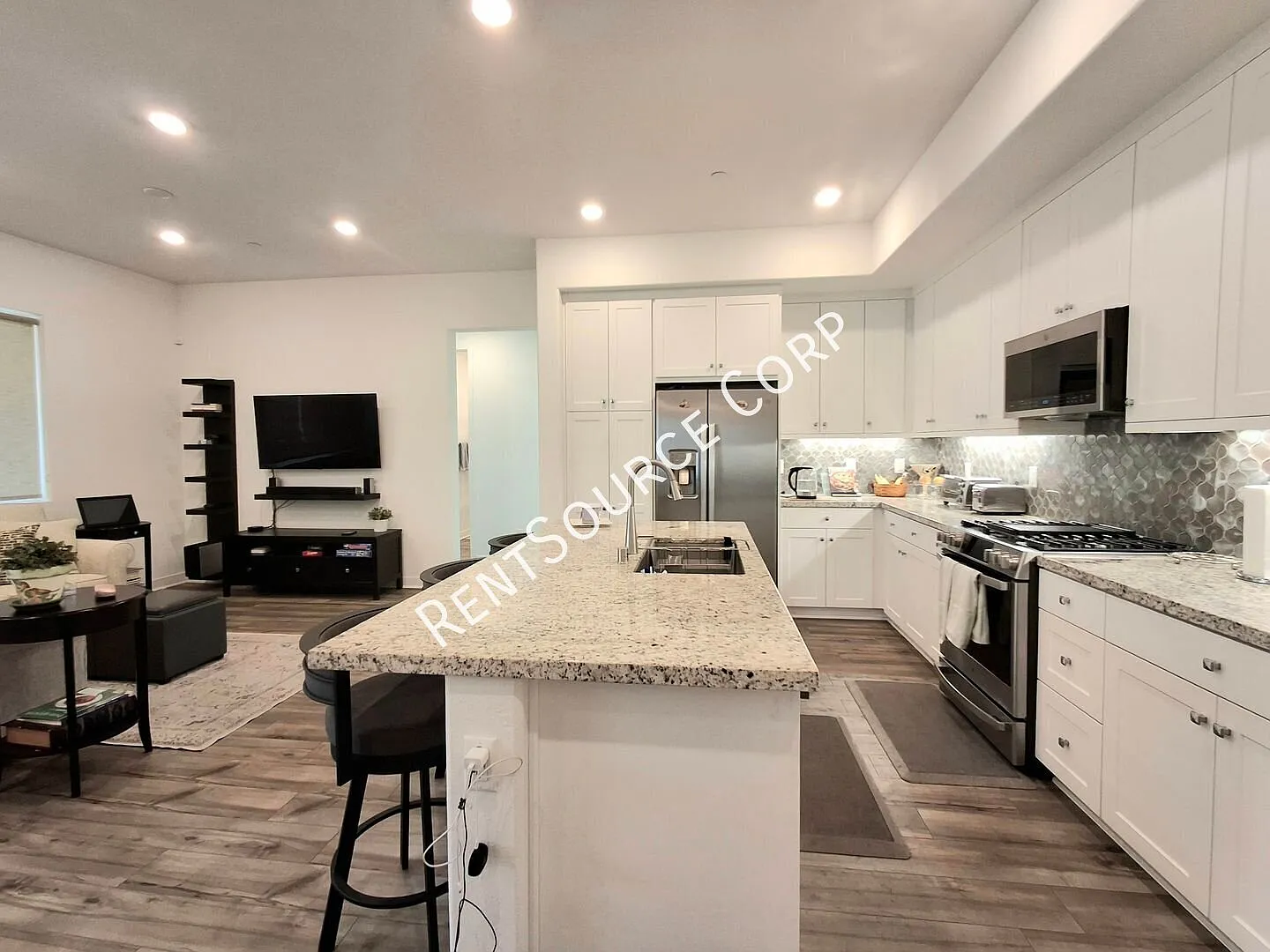 3 Bedroom 2 Bathroom Condo with Solar in Valencia — Photo 4