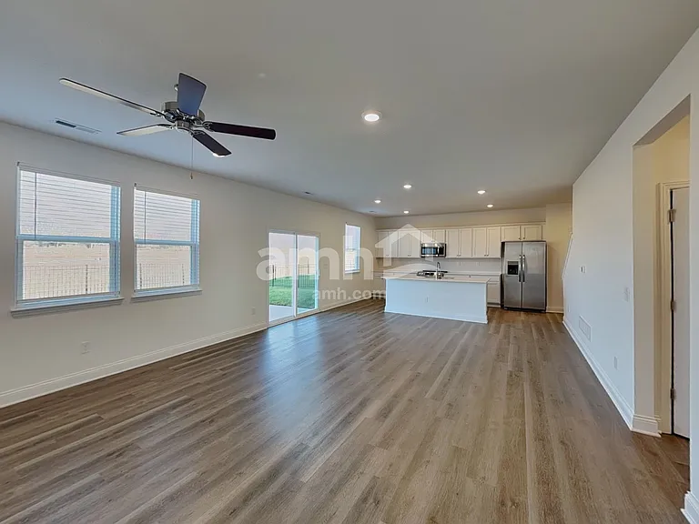 9022 Henley Ave — Photo 5