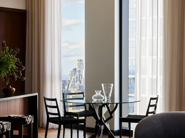 9 De Kalb Avenue image 1 of 30