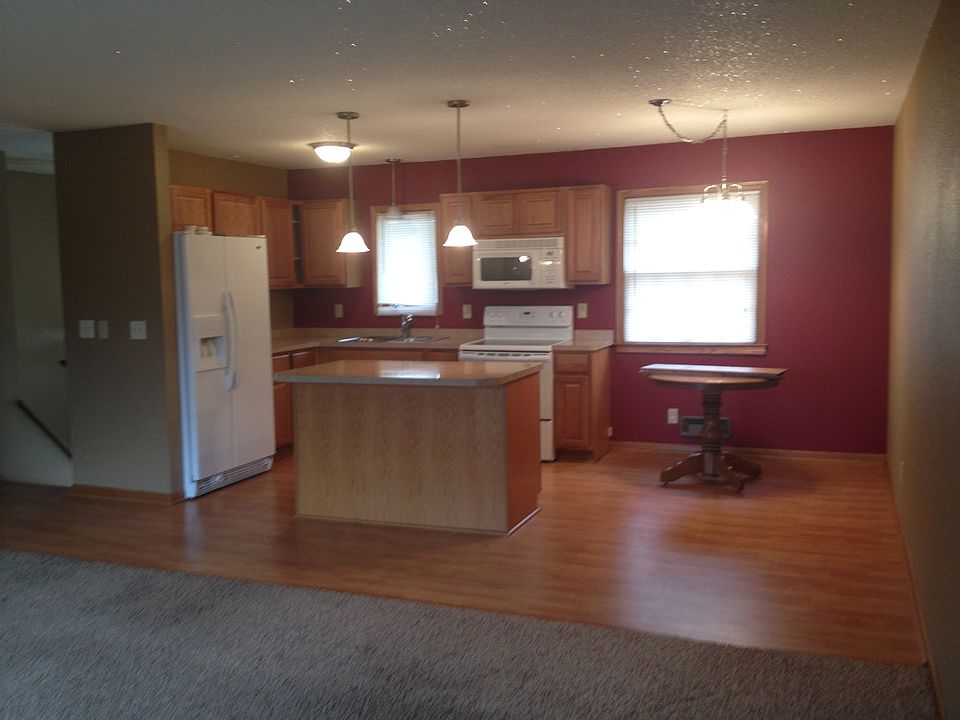 1st image of 401 Sand Creek Dr NW