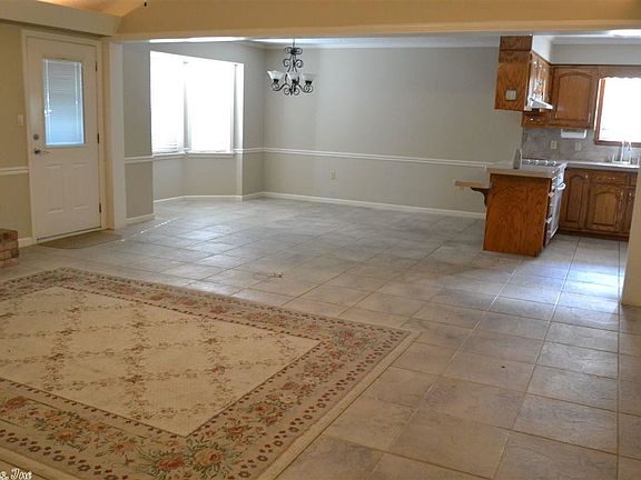 5th image of 26 White Oak Cir